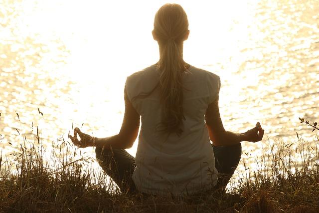 Výhody meditace a mindfulness při snižování úzkosti